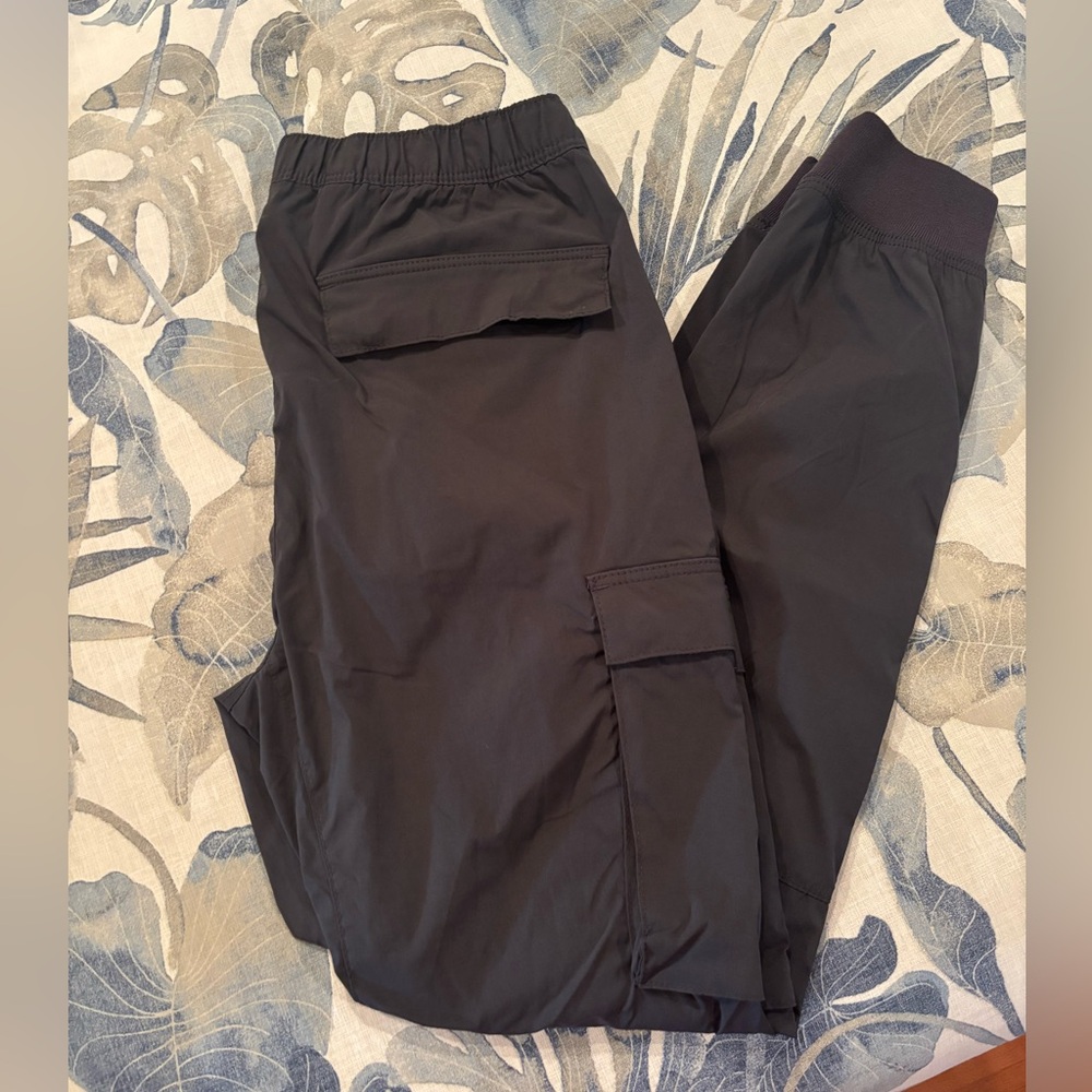 Men’s H&M joggers, size M